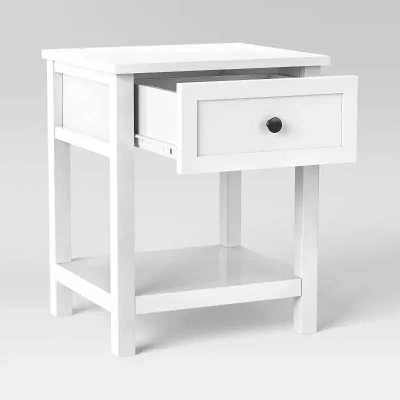 Table d'appoint traditionnelle