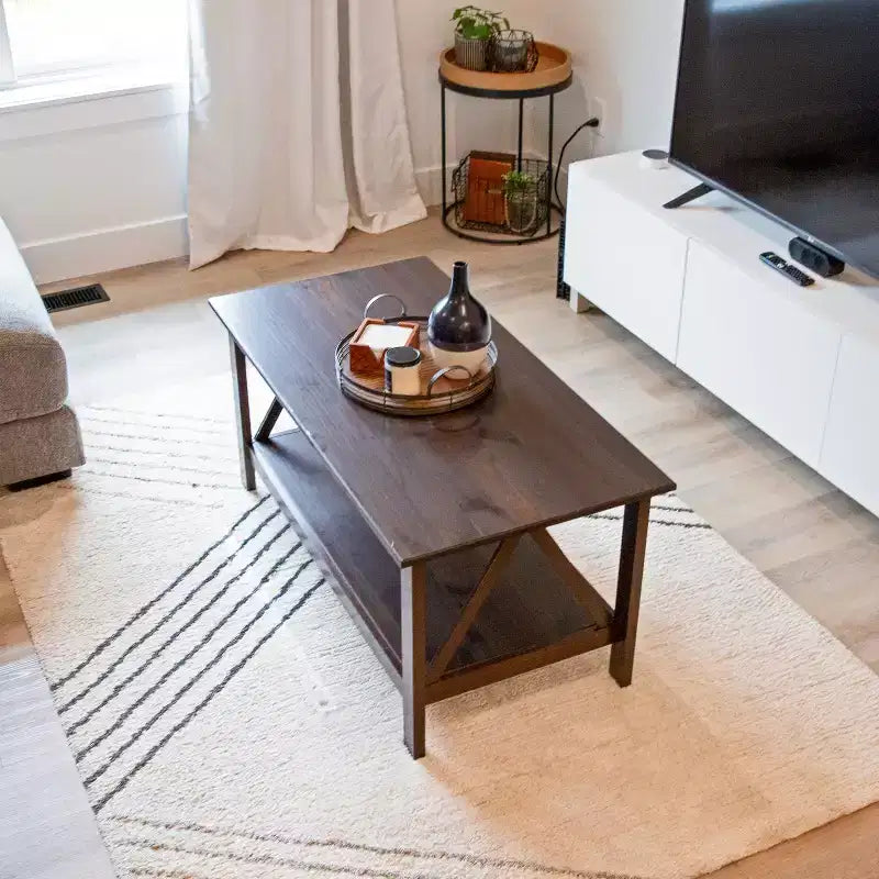 Table basse d'intérieur en pin massif